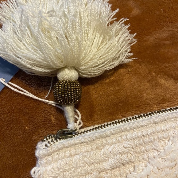 Adorable boho clutch!! - Picture 3 of 3